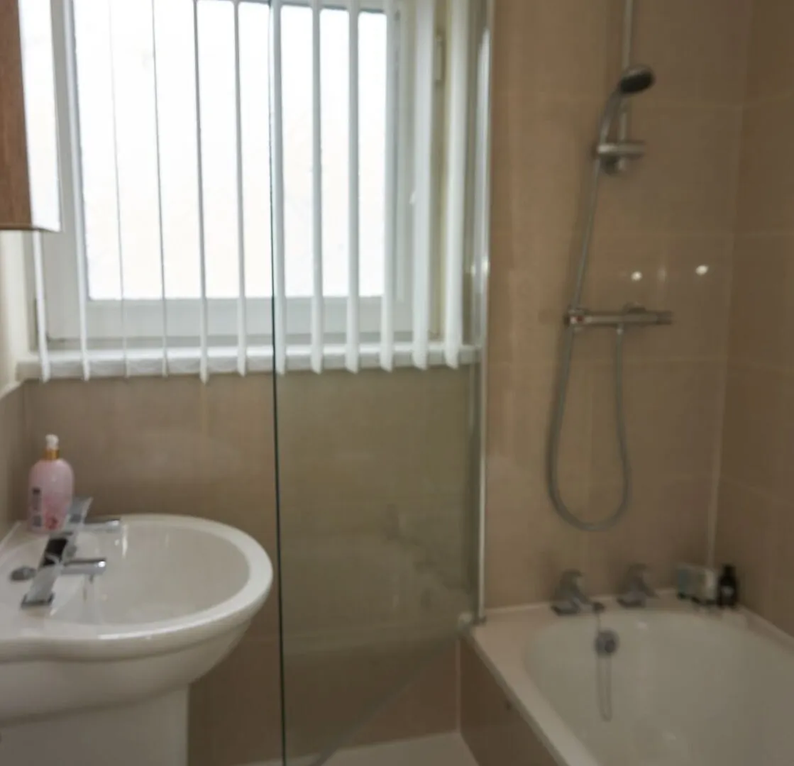 Modern Central Cardiff Apartment