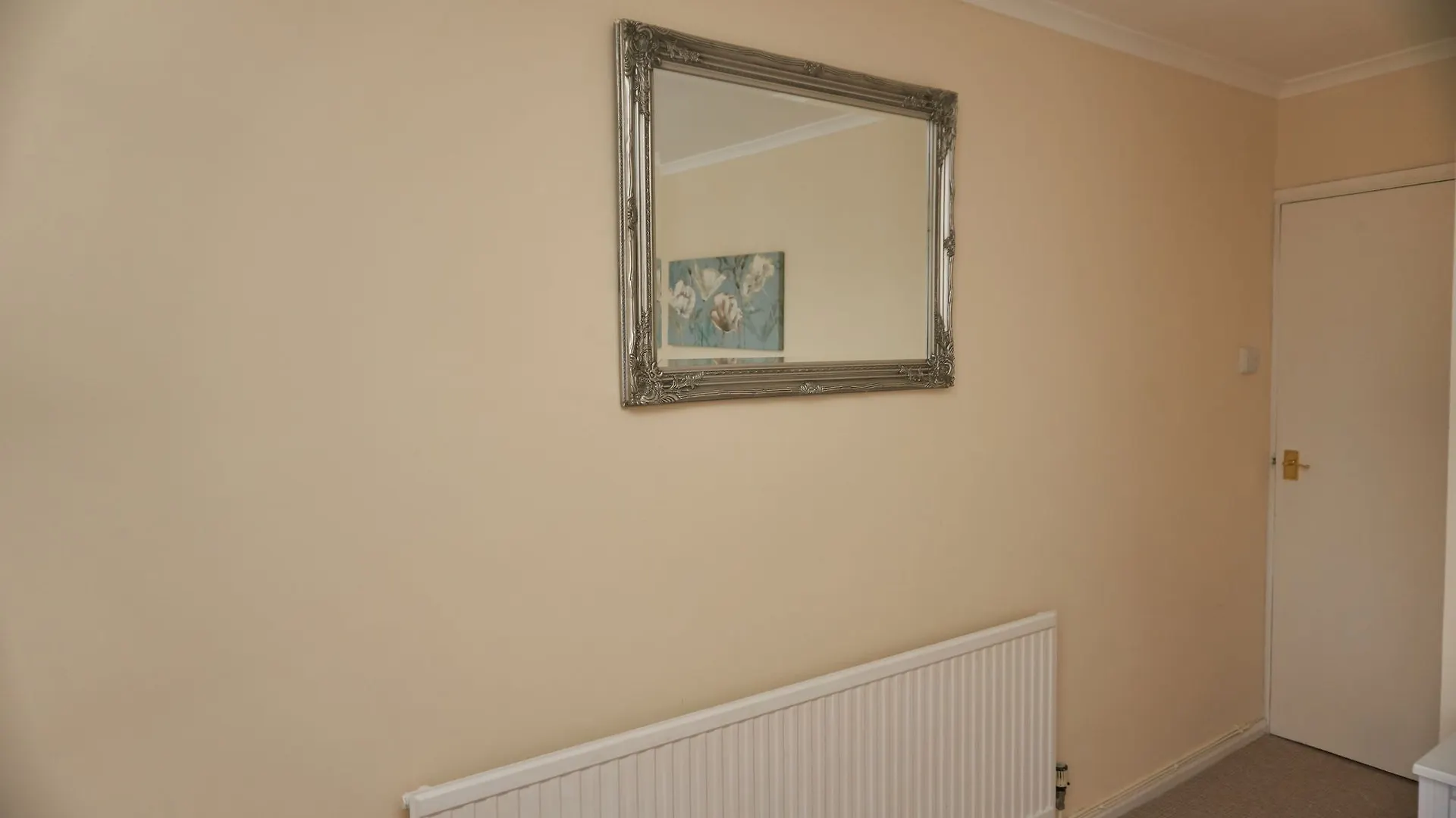 Modern Central Cardiff Apartment