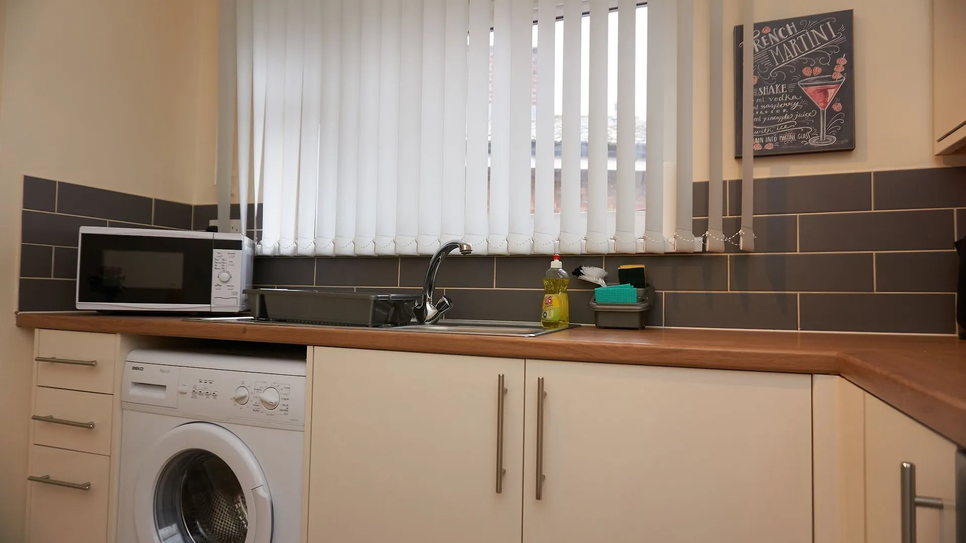 Modern Central Cardiff Apartment