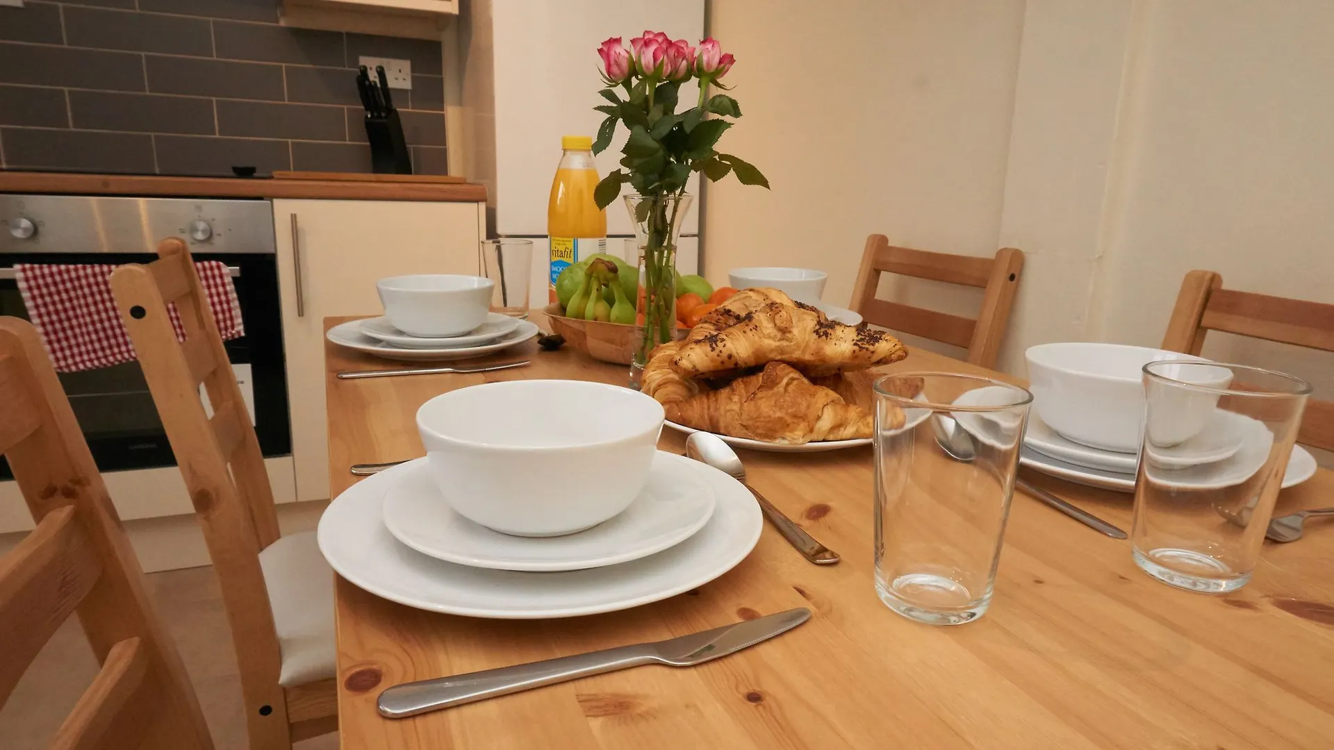 Modern Central Cardiff Apartment