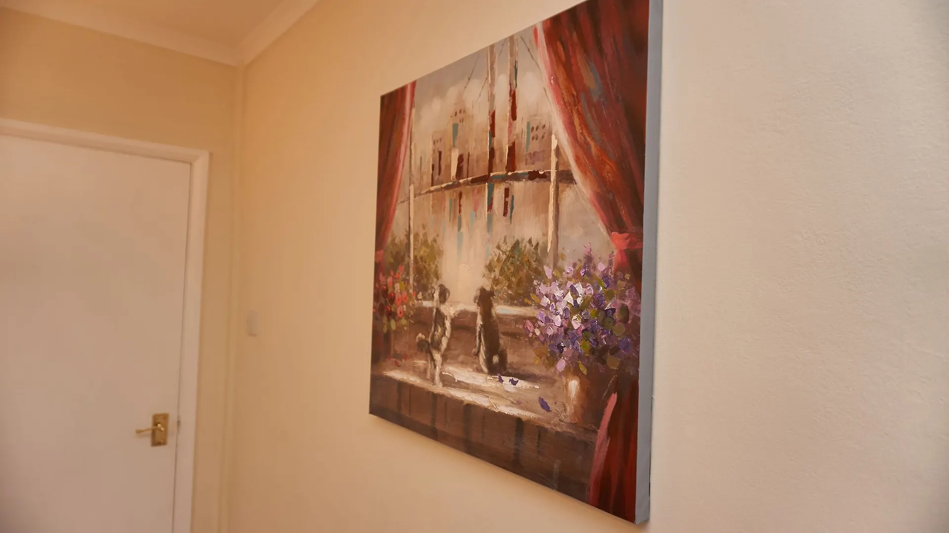 Modern Central Cardiff Apartment
